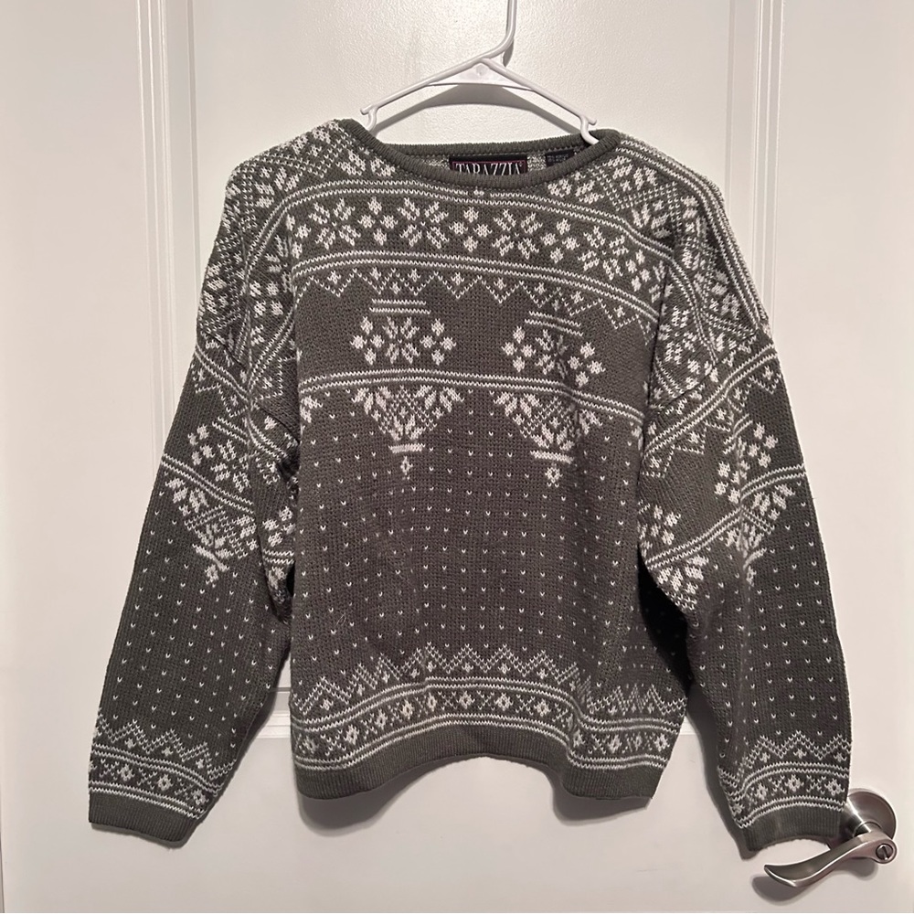 Tarazzia Vintage Olive Green White Long Sleeved Knit Cozy Winter Sweater